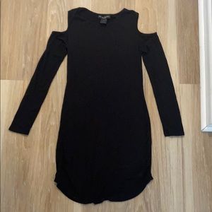 🌸Ribbed black cold shoulder top